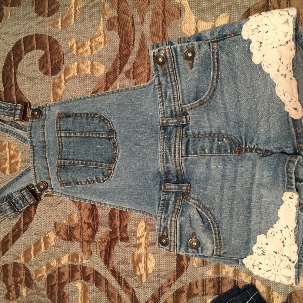 Arizona girls overall shorts size 8 with lace